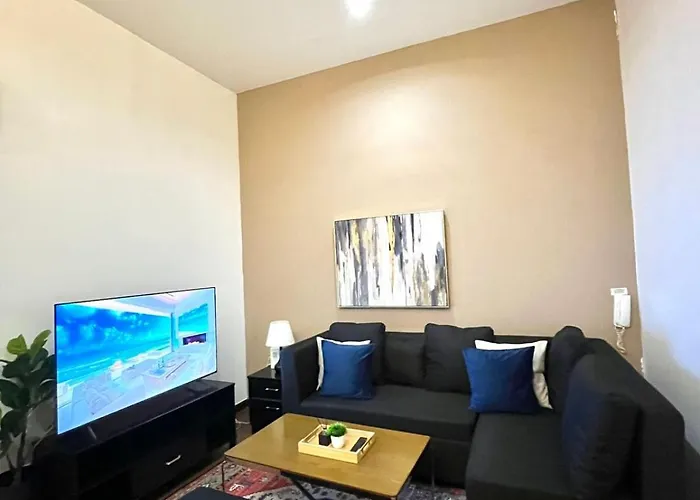 Apartment New 2br With Views In Makati And Fast Wifi *