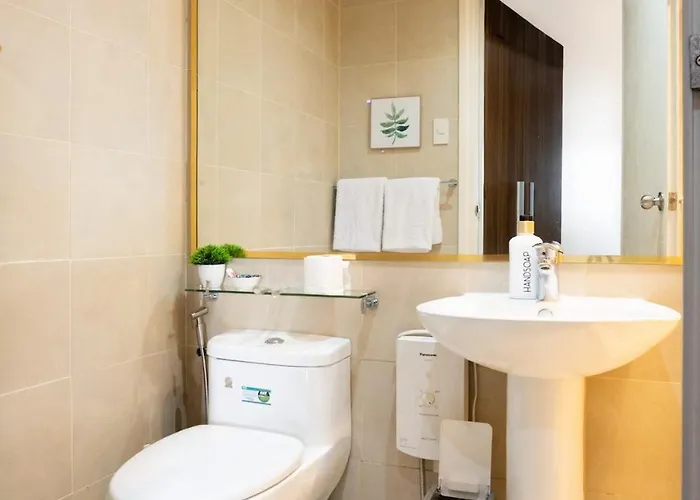 Apartment New 2br With Views In Makati And Fast Wifi