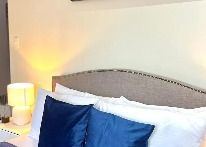 New 2br With Views In Makati And Fast Wifi *