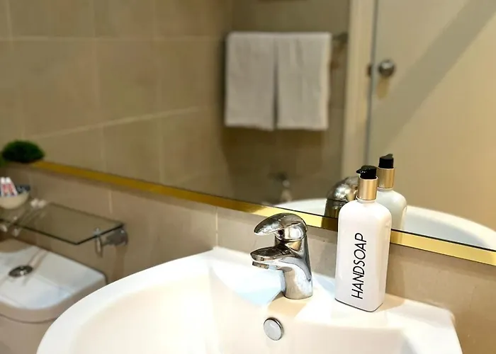 New 2br With Views In Makati And Fast Wifi Apartment Manila