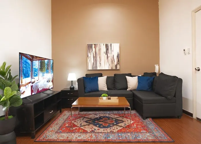 Apartment New 2br With Views In Makati And Fast Wifi