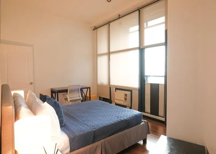 Apartment New 2br With Views In Makati And Fast Wifi Manila