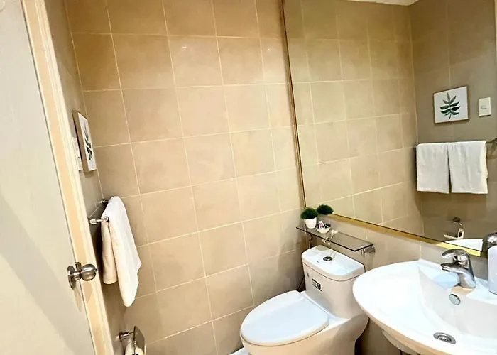 Apartment New 2br With Views In Makati And Fast Wifi