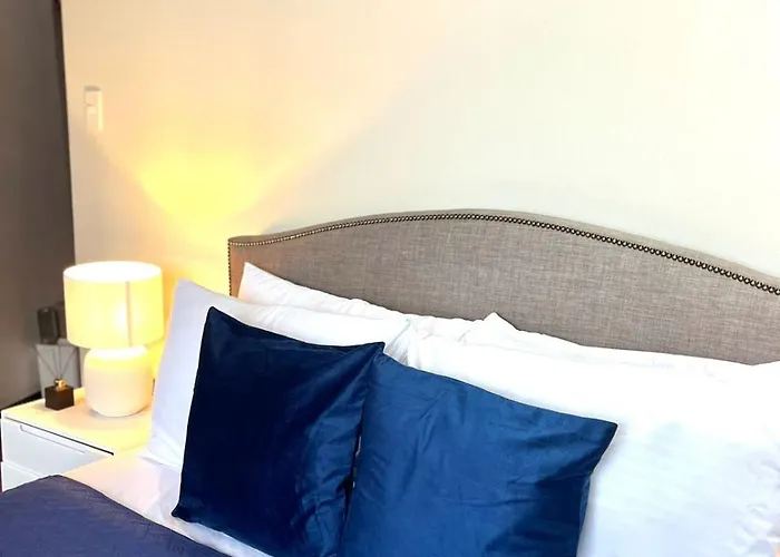 New 2br With Views In Makati And Fast Wifi *